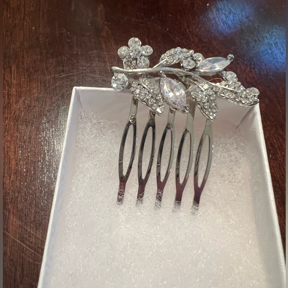 Sparkling Silver Bridal Hair Comb with Crystal Details